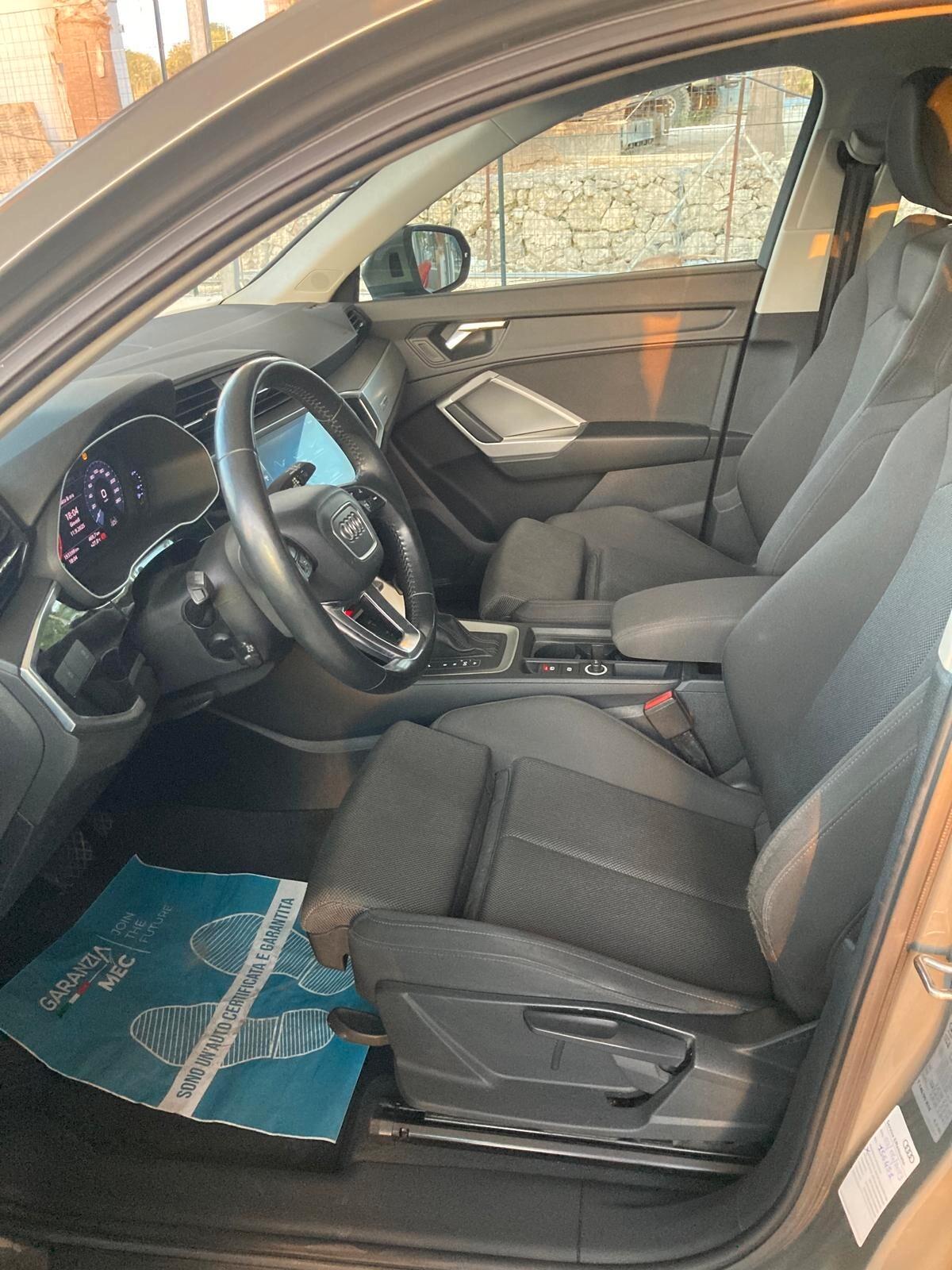 Audi Q3 35 TDI S tronic Business
