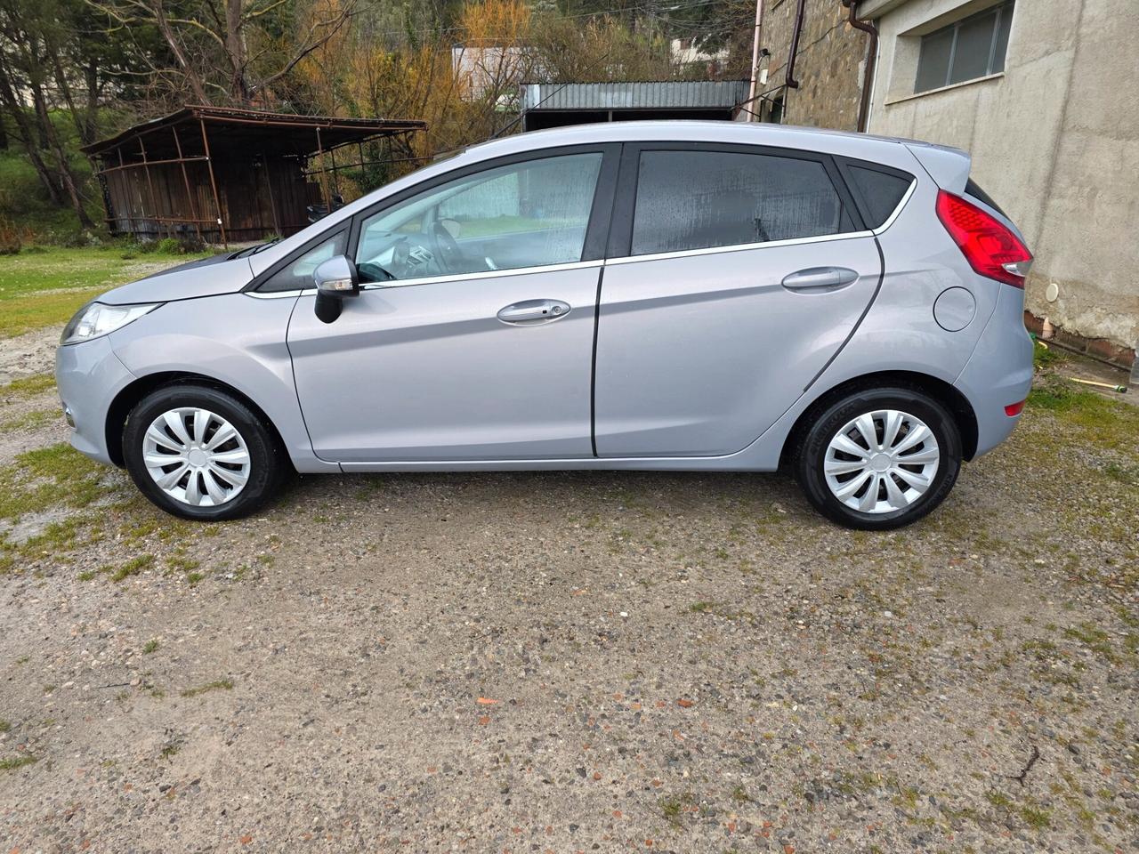 Ford Fiesta 1.4 TDCi 70CV 5 porte Titanium