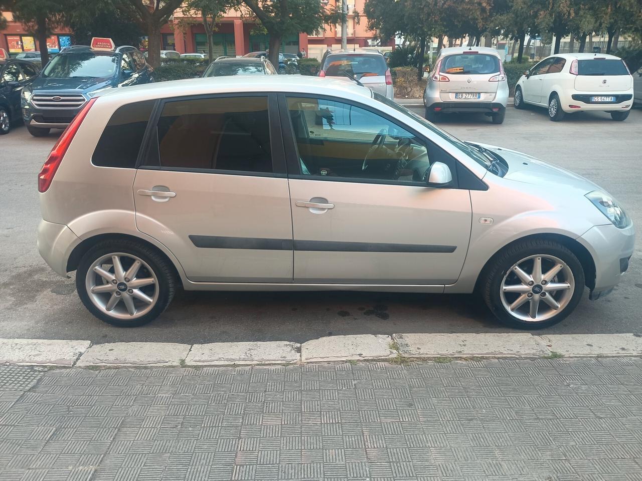 Ford Fiesta 1.4 TDCi 5p. Titanium