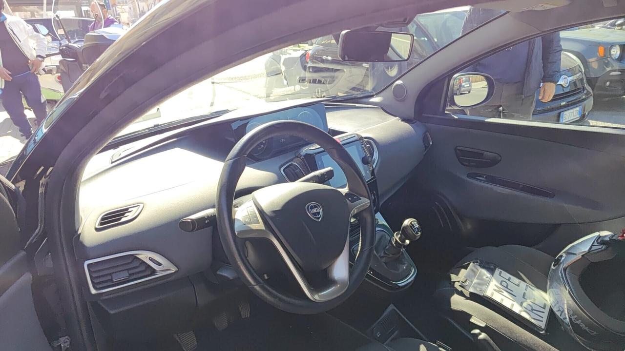 Lancia Ypsilon 1.0 HYBRID GOLD 5 porte CONSUMI RIDOTTI