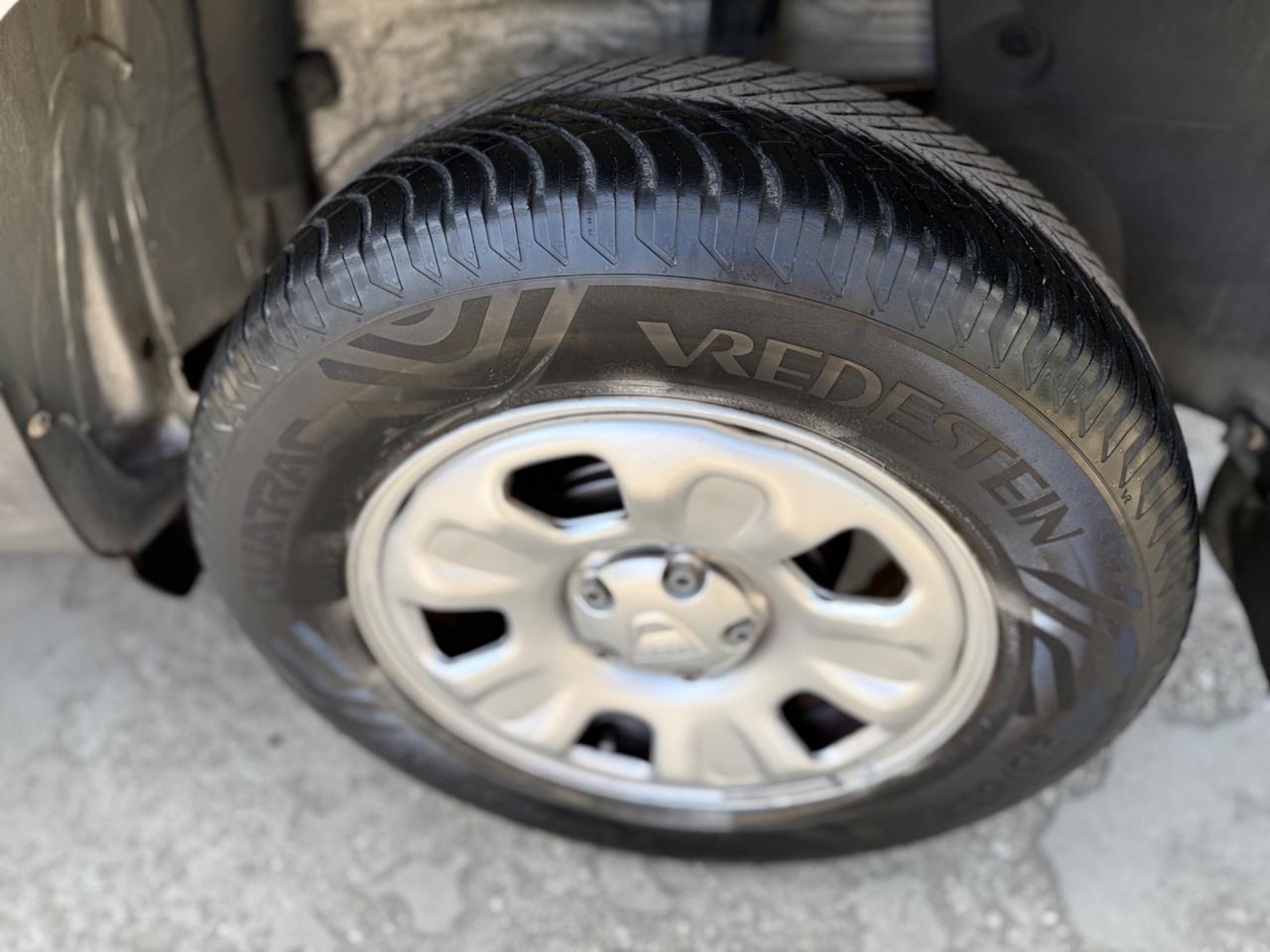 Dacia Duster 1.6 GPL DI SERIE 2032 GANCIO NEOPATENTATU