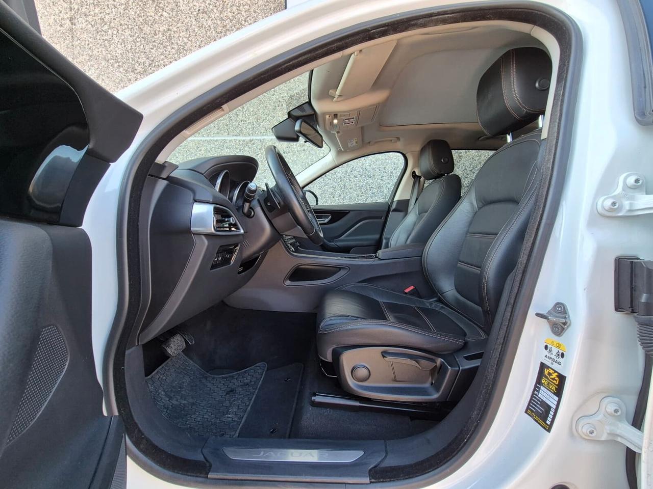 Jaguar F-Pace 2.0 D 180 CV AWD Auto Tetto Panoramico