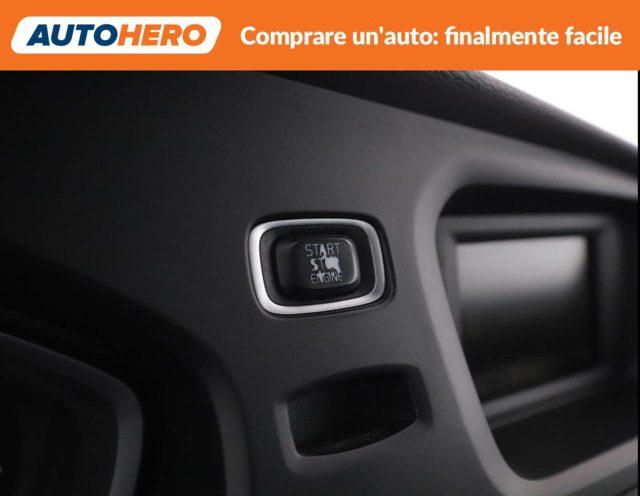 VOLVO V40 D3 Momentum