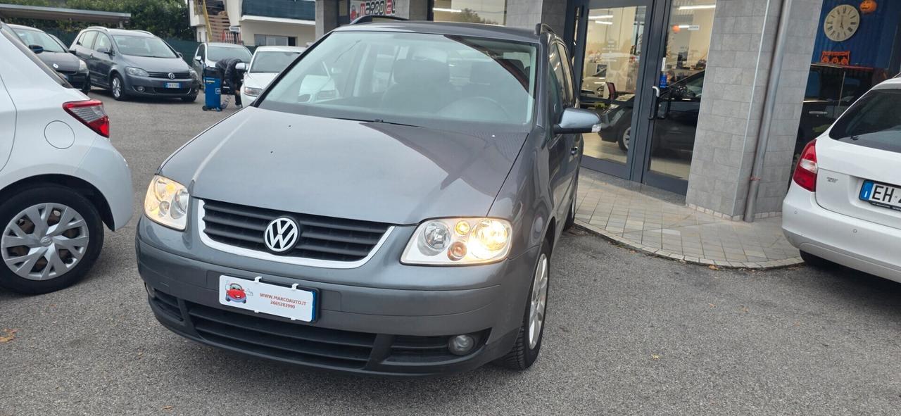 Volkswagen Touran 1.9 Diesel Cambio Automatico Neopatentati