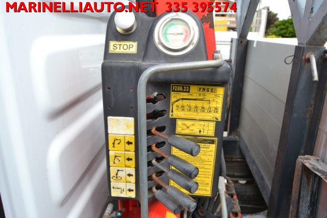 RENAULT Mascott 160.35 7 P. 3.0 CASSONE FISSO CON GRU FASSI F28
