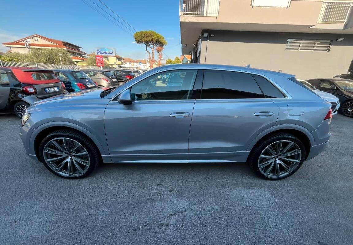 Audi Q8 55 3.0 tfsi e quattro tiptronic