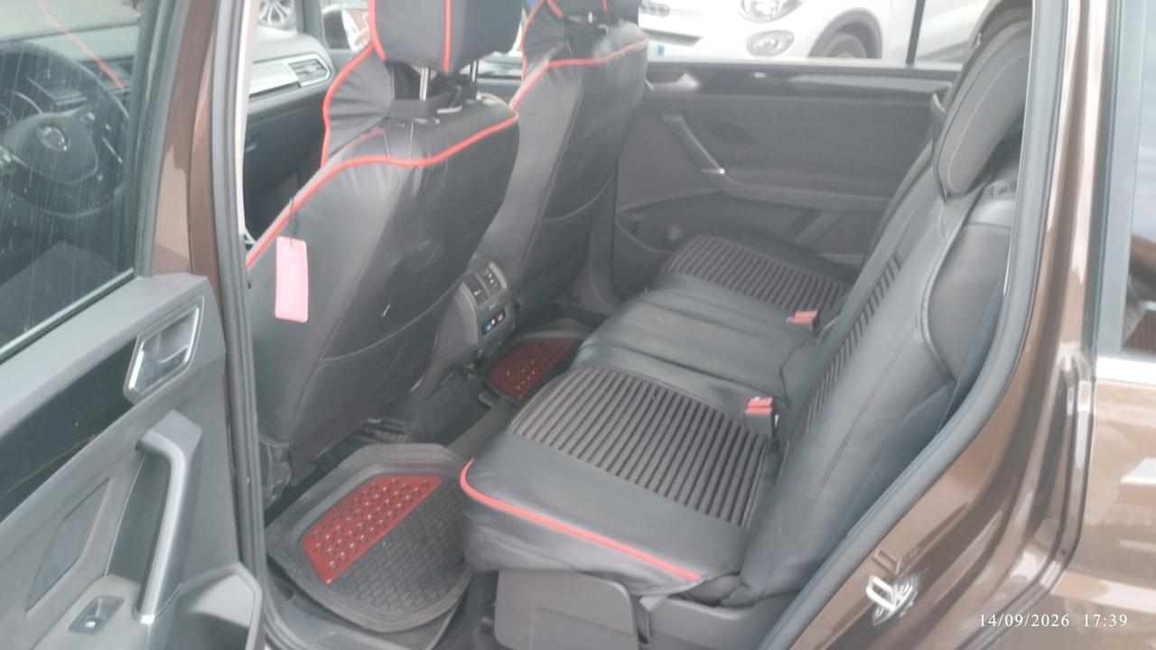 Volkswagen Touran 2.0 TDI 150 CV SCR DSG Executive BlueMotion Tech.