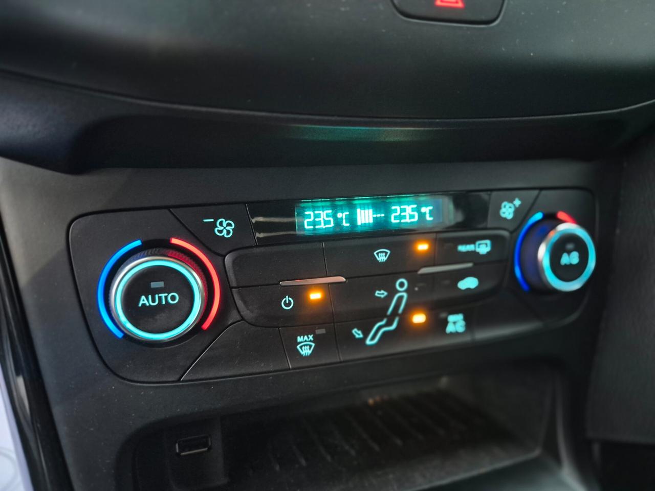 Ford Focus 1.6 120 CV GPL Titanium