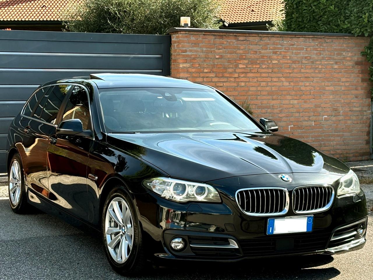 BMW 520D sw aut-Pelle,Tetto,Navi-EURO 6-2016