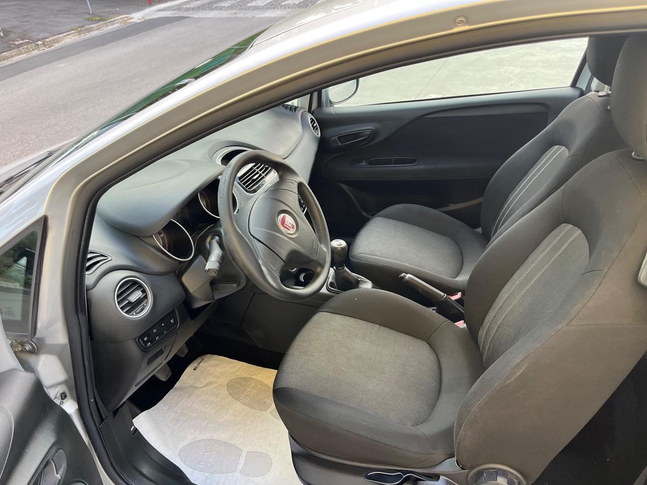 Fiat Punto 1.3 MJT II 75 CV 3 porte Street