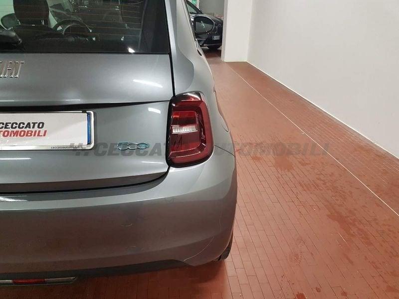 FIAT 500e LA NUOVA 500 42 kWh