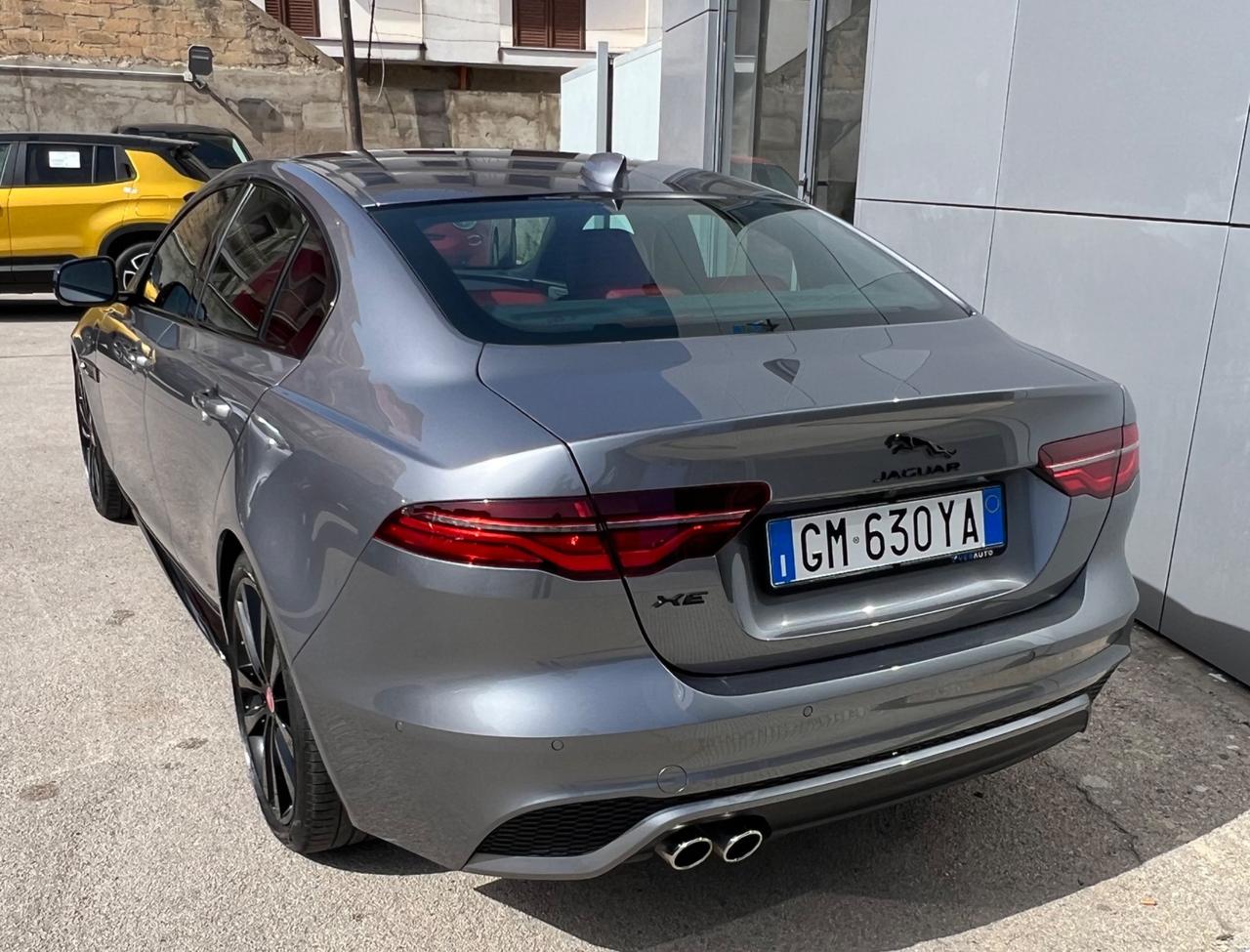 Jaguar XE 2.0d R-Dynamic S possibilità noleggio noscoring