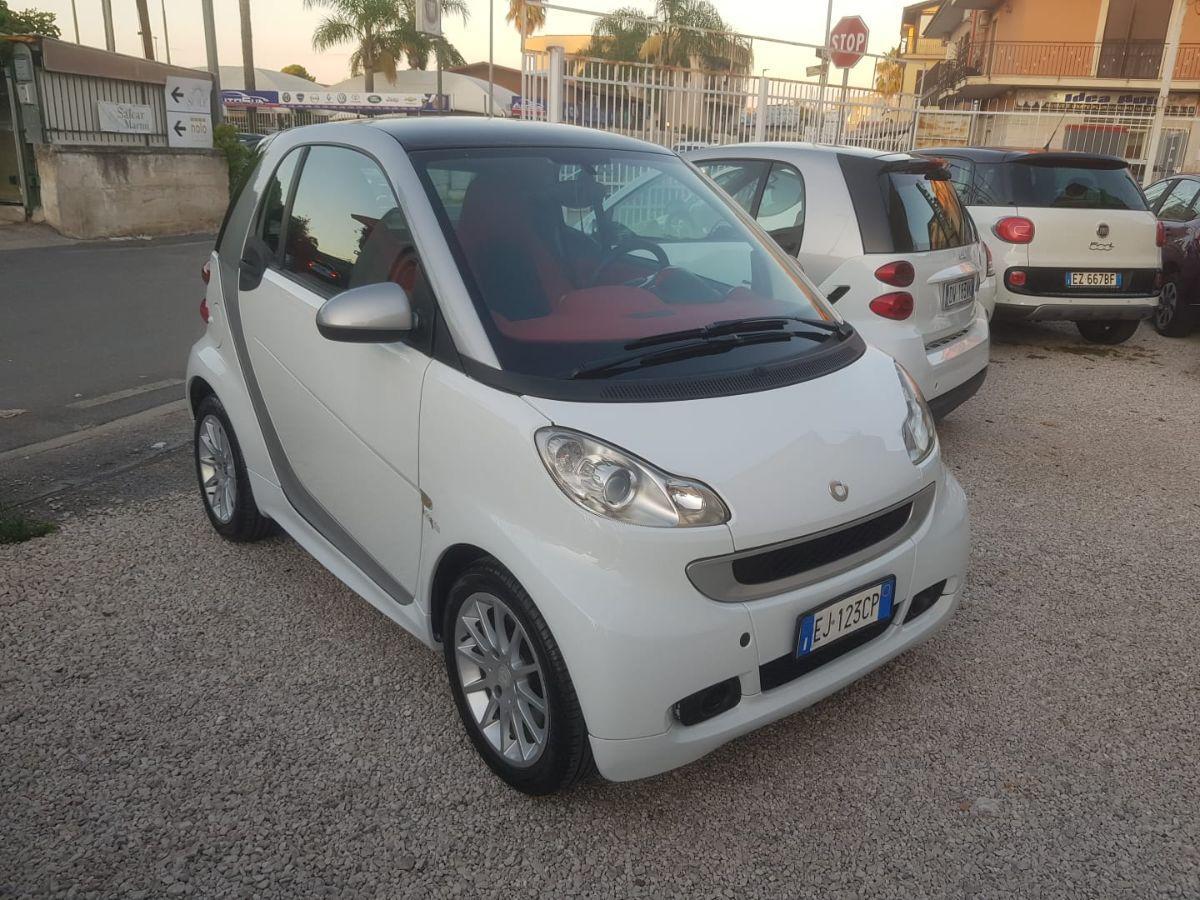 SMART - Fortwo - 52 kW MHD coupé White Tailor Made