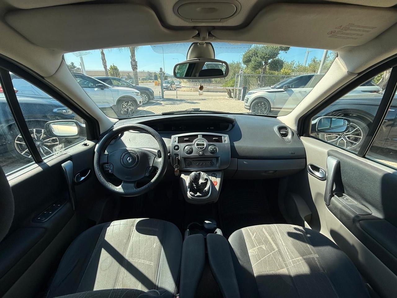 Renault Scenic Grand Scénic 1.9 dCi/130CV Luxe Dynamique * 7 POSTI*