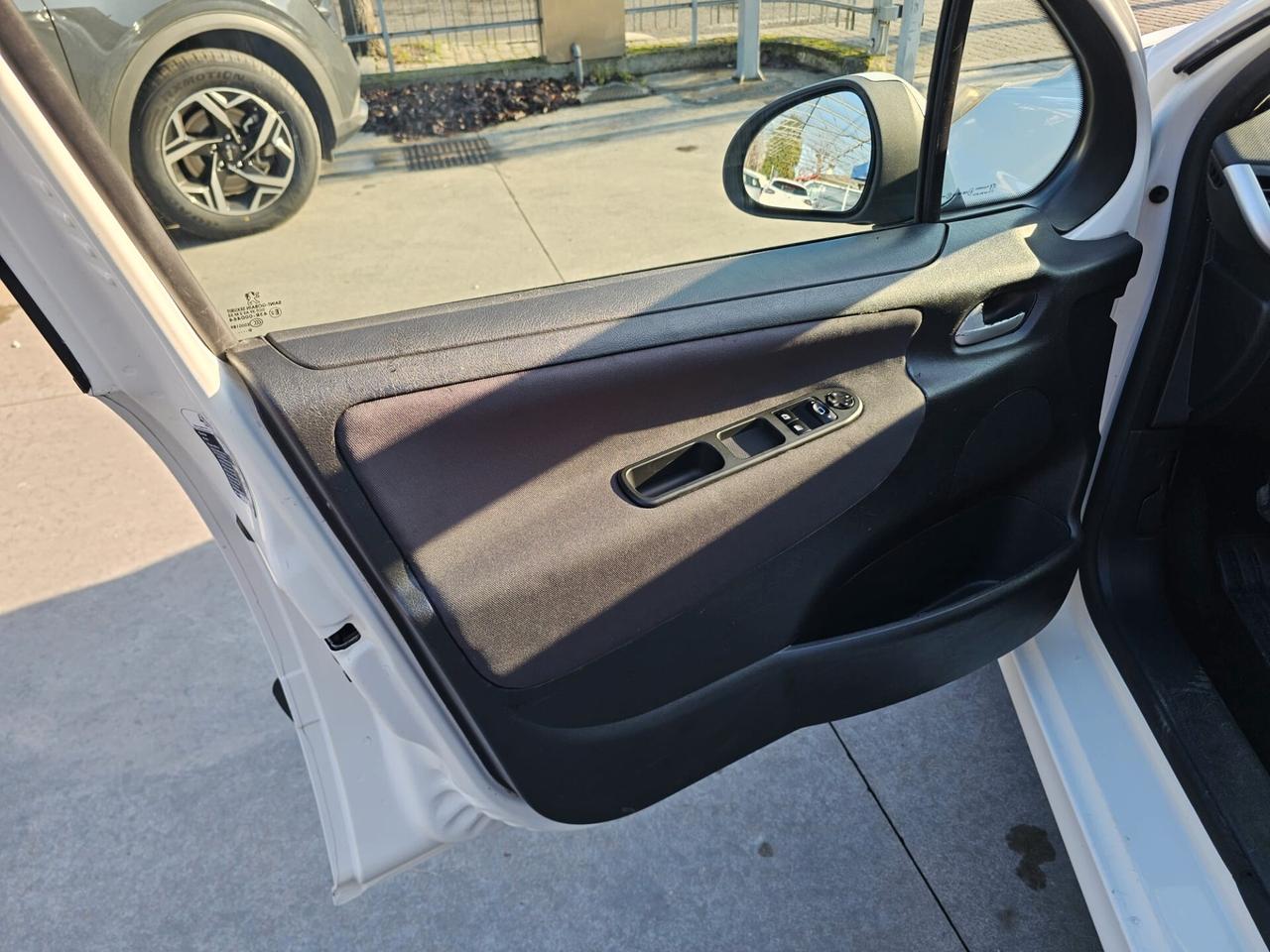 Peugeot 207 1.4 8V 75CV 5p. Energie Sport ECO GPL