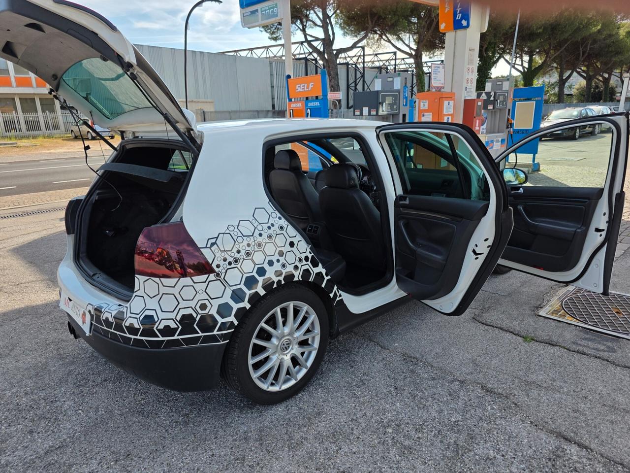 Volkswagen Golf GTD anno 2008 con 313.500 Motore sost