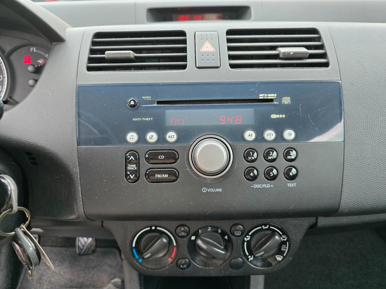 Suzuki Swift 1.3 benz 92cv full opt 2006