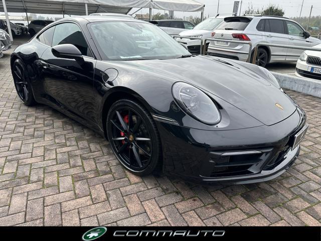 PORSCHE 911 Carrera 4S