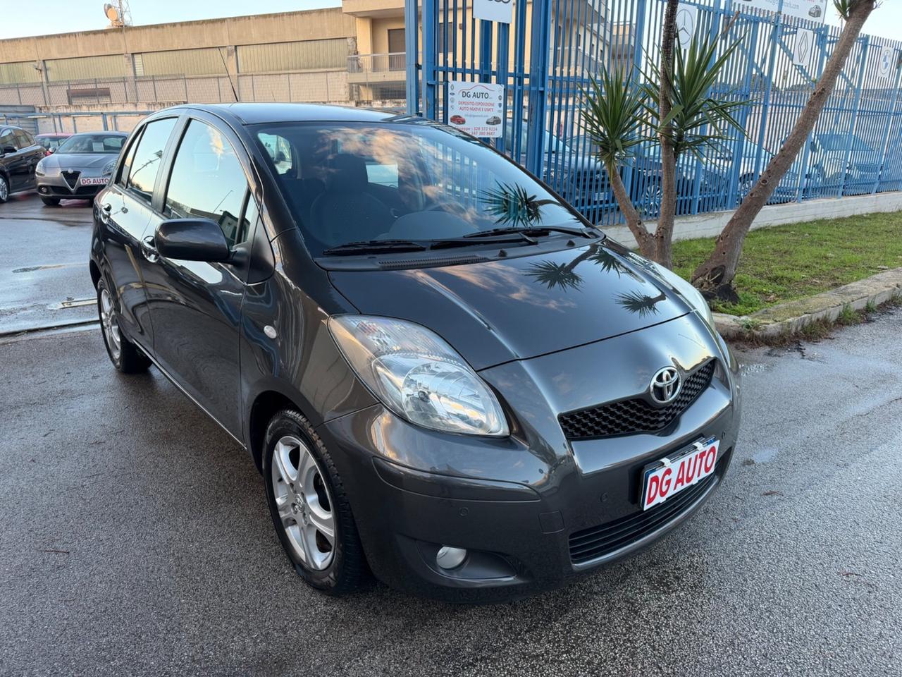 Toyota Yaris 1.4 D-4D 90 cv 2011 Automatica