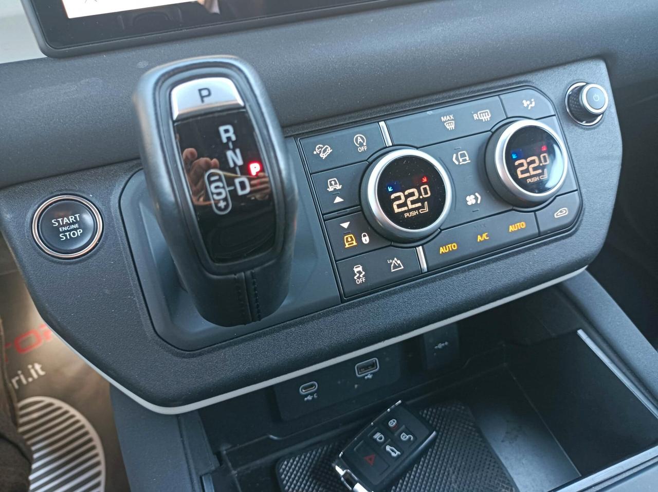 Land Rover Defender 110 3.0D I6 250 CV AWD Auto X-Dynamic HSE