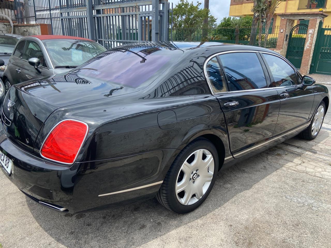 Bentley Flying Spur *W12* Chauffeur Paket
