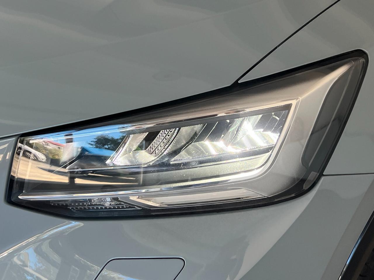 Audi Q2 30 TDI Business