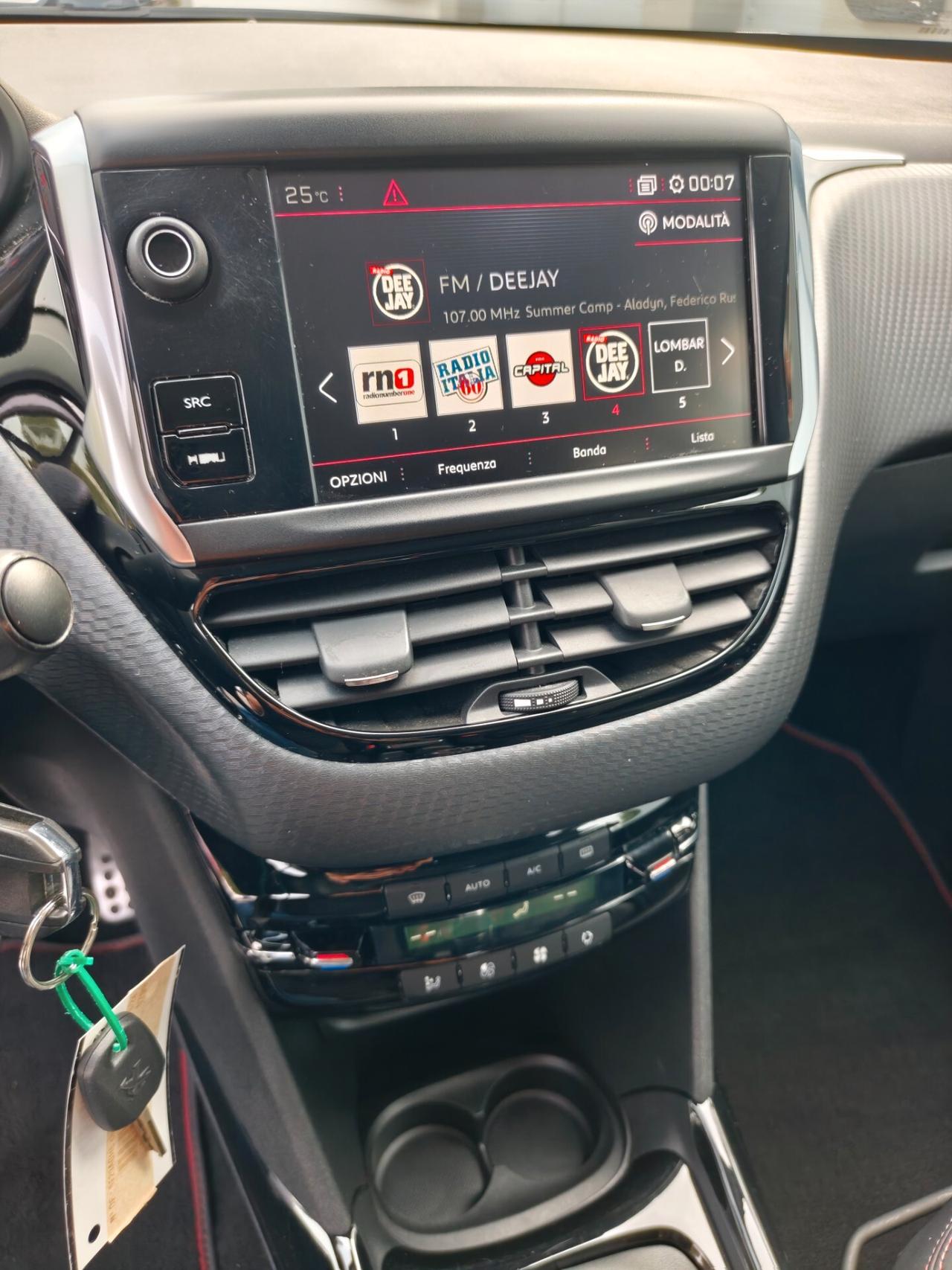 Peugeot 2008 1.2 PureTech 130cv GT Line - DISTRIBUZIONE NUOVA -