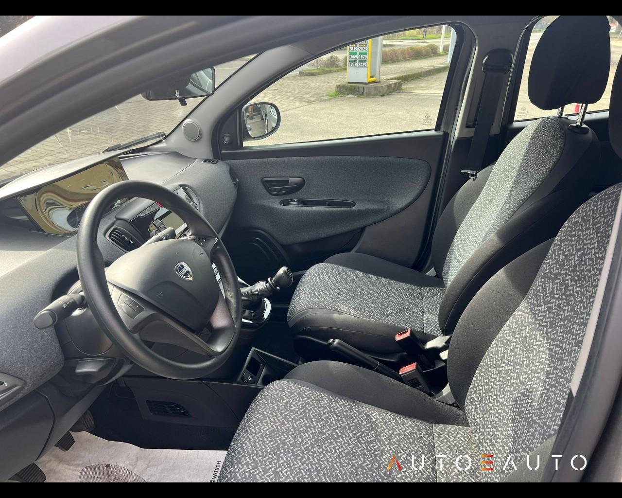 LANCIA YPSILON 1.0 FIREFLY HYBRID SILVER S&S 70CV