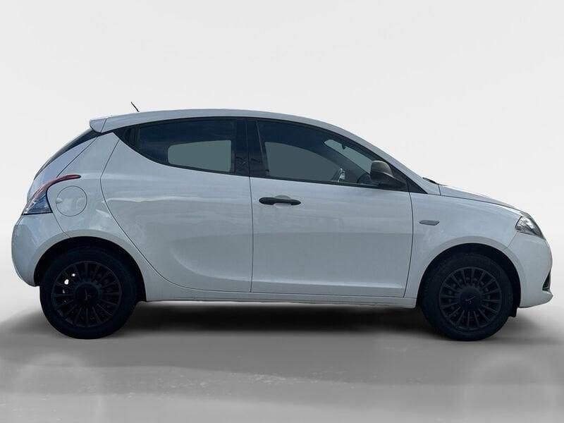 Lancia Ypsilon 1.2 69 CV 5 porte Silver