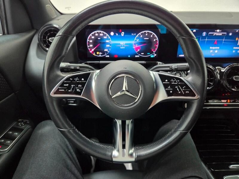 MERCEDES GLA (H247) GLA 180 Automatic ...