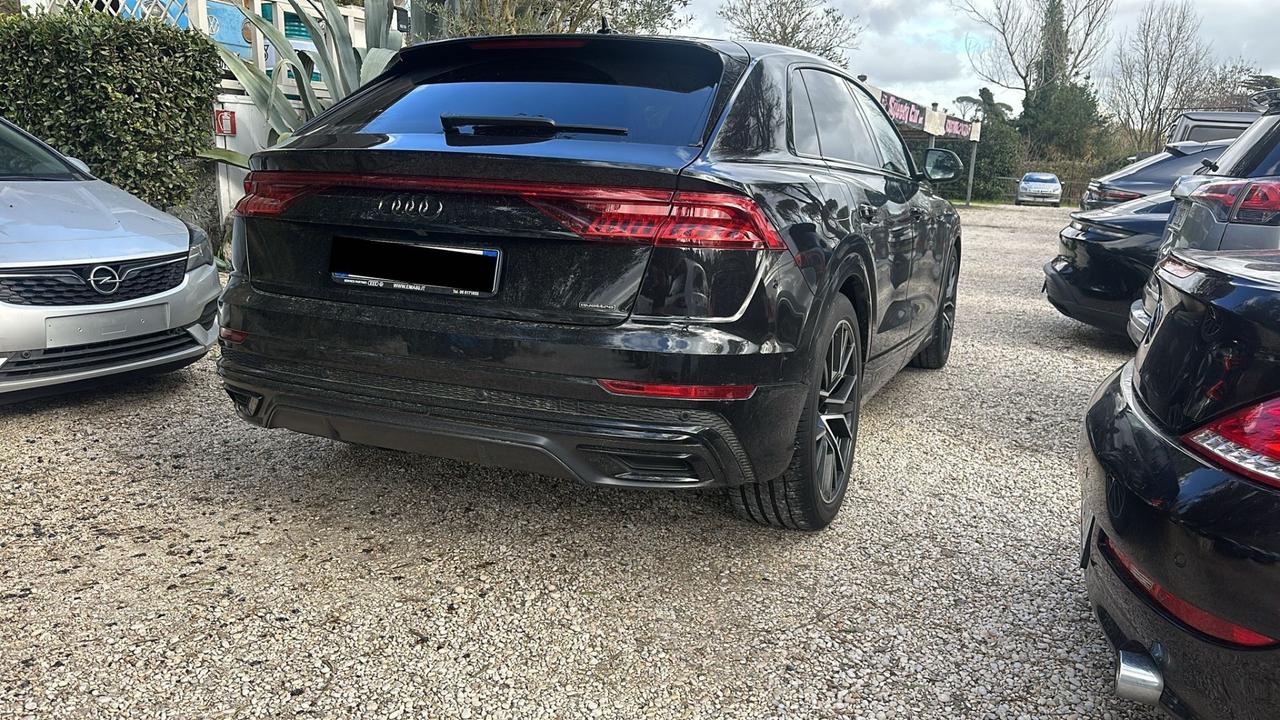 Audi Q8 55 TFSI quattro tiptronic Sport