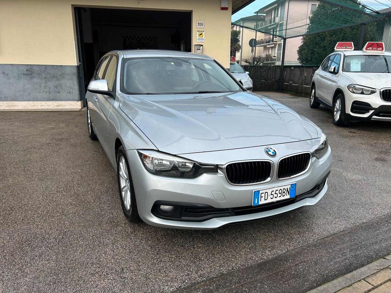 BMW 318d Touring 150CV Business Advantage auto