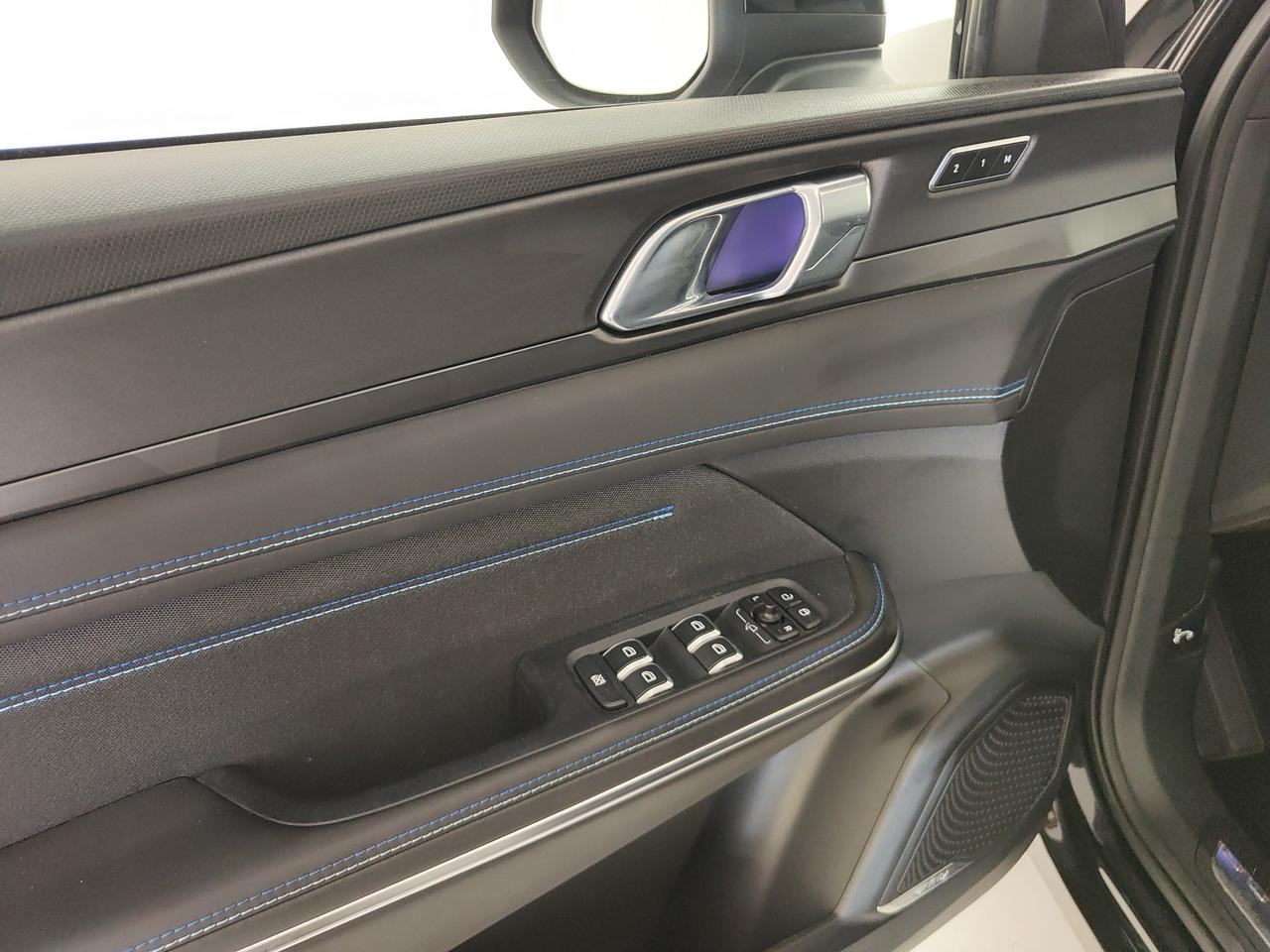 LYNK&CO 01 1.5 td phev auto