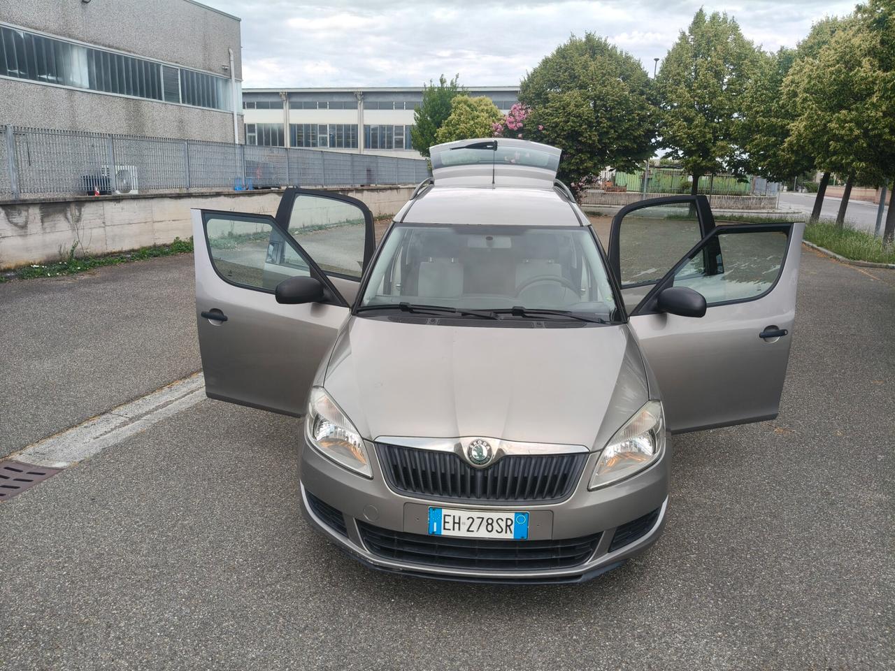 Skoda Roomster 1.2 SOLAMENTE 73.000 KM