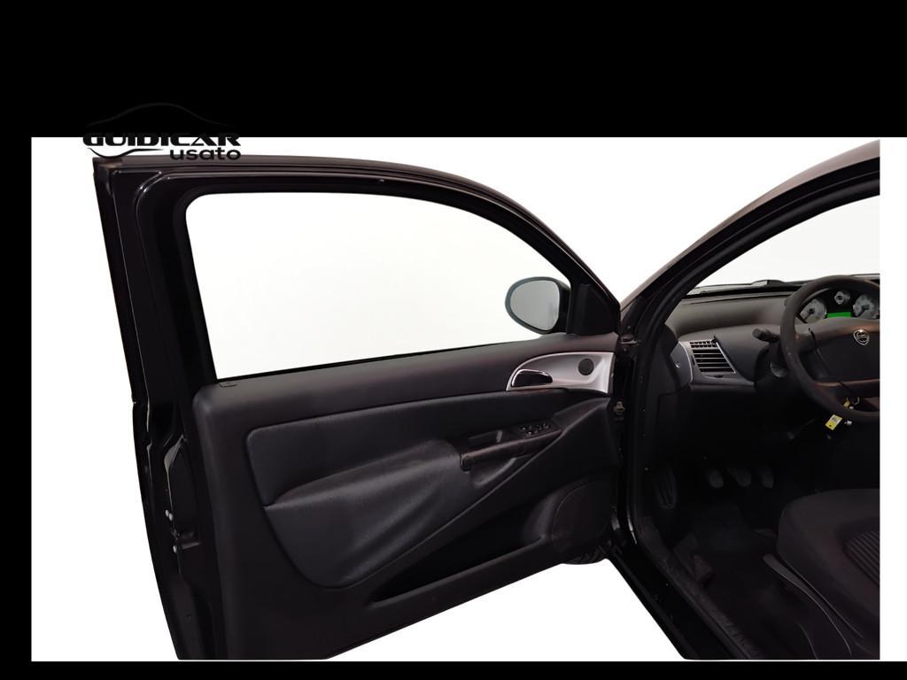 LANCIA Ypsilon II 2007 - Ypsilon 1.2 8v New Oro (oro)