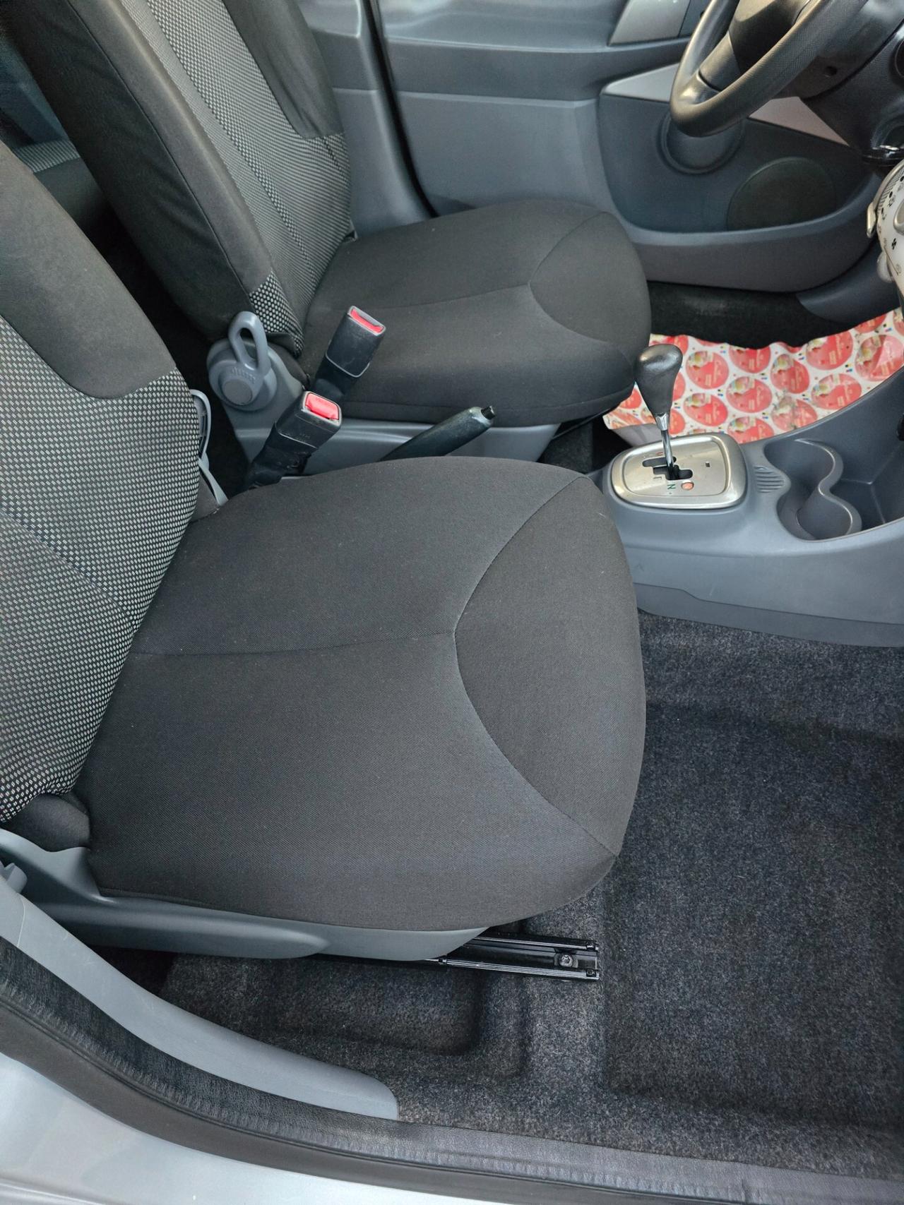 Toyota Aygo 1.0 12V VVT-i 5 porte Sol Connect MMT