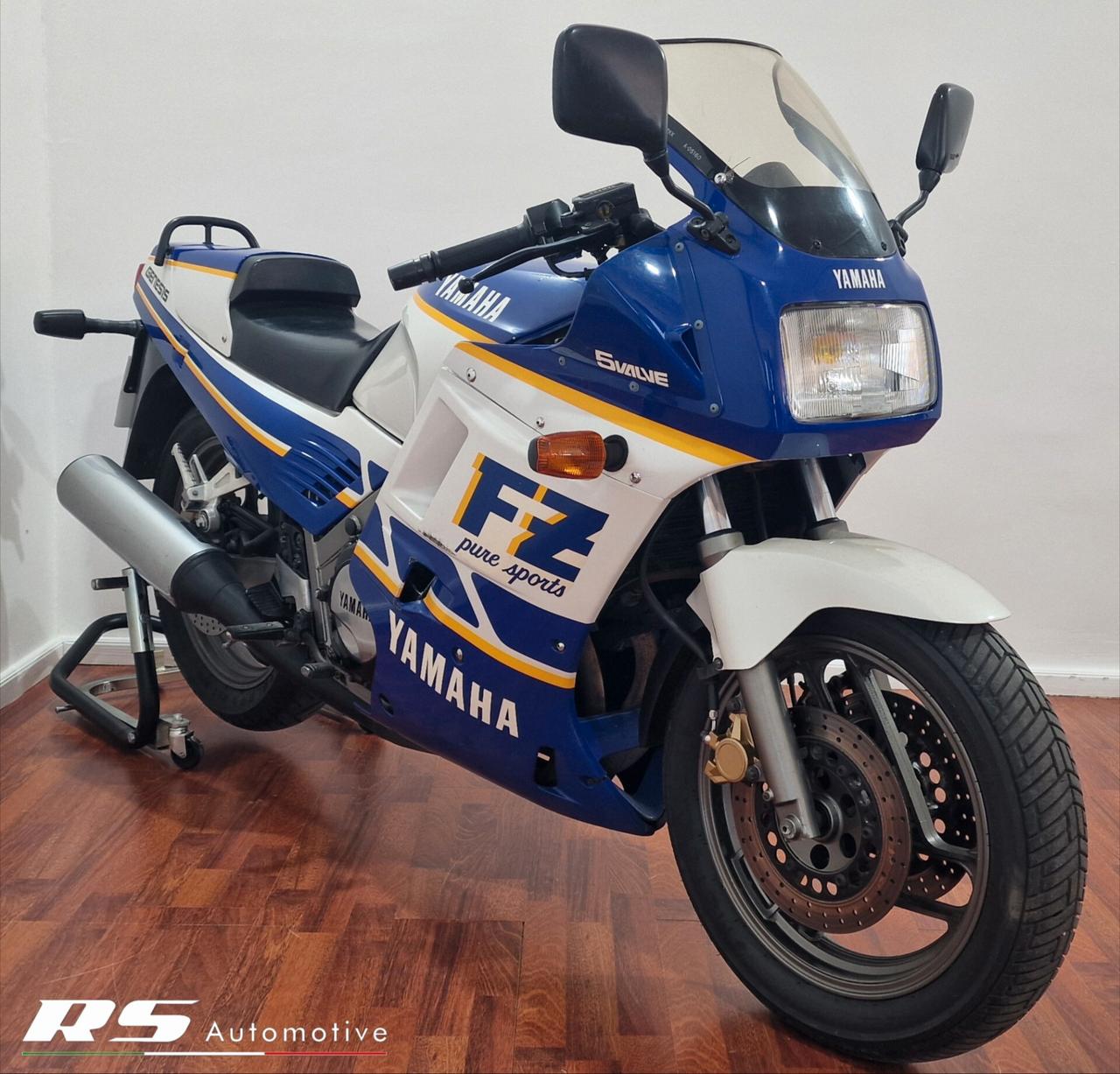 Yamaha FZ 750