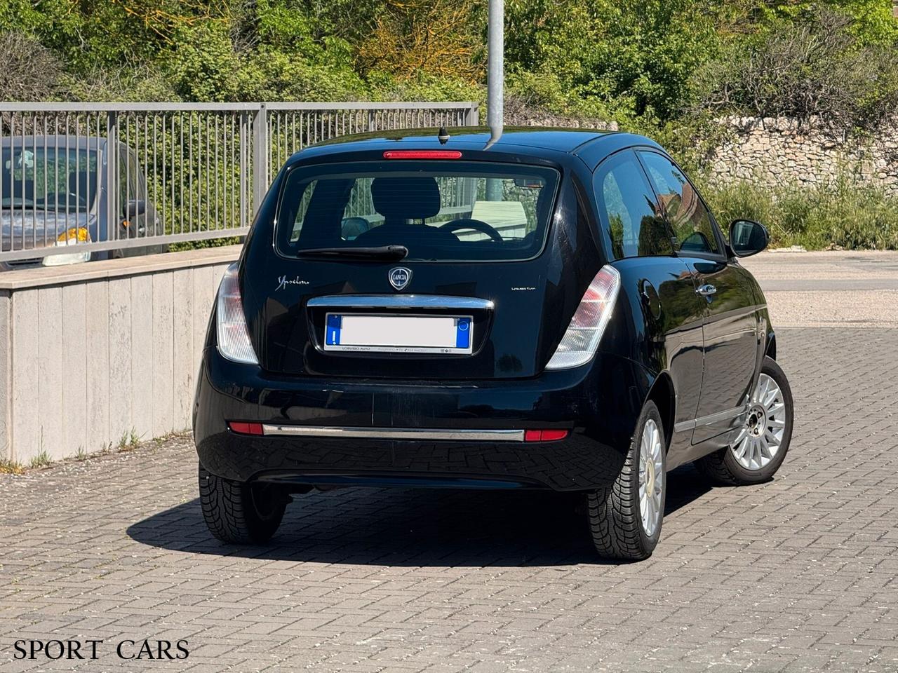Lancia Ypsilon 1.3 MJT 75 CV Unyca