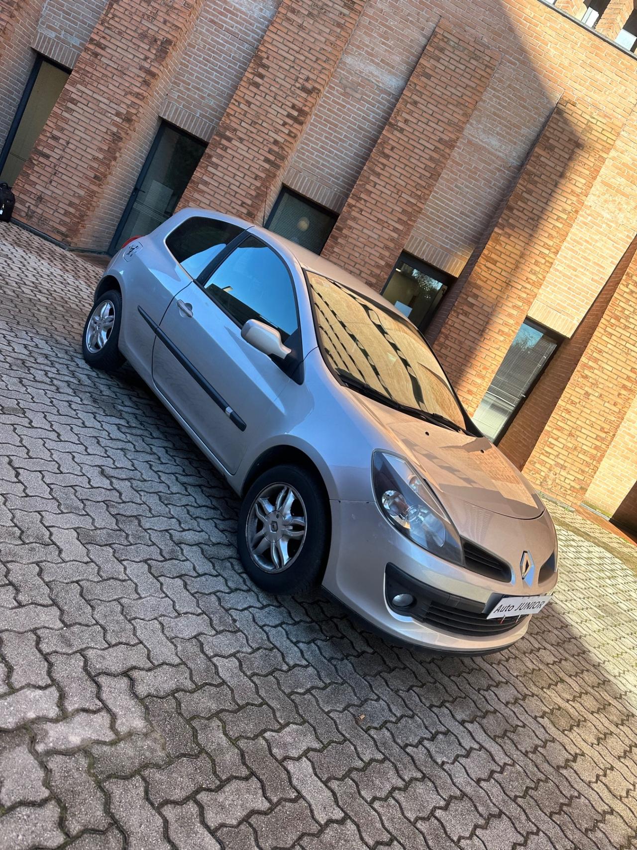 Renault Clio 1.2 16V 3 porte Pack