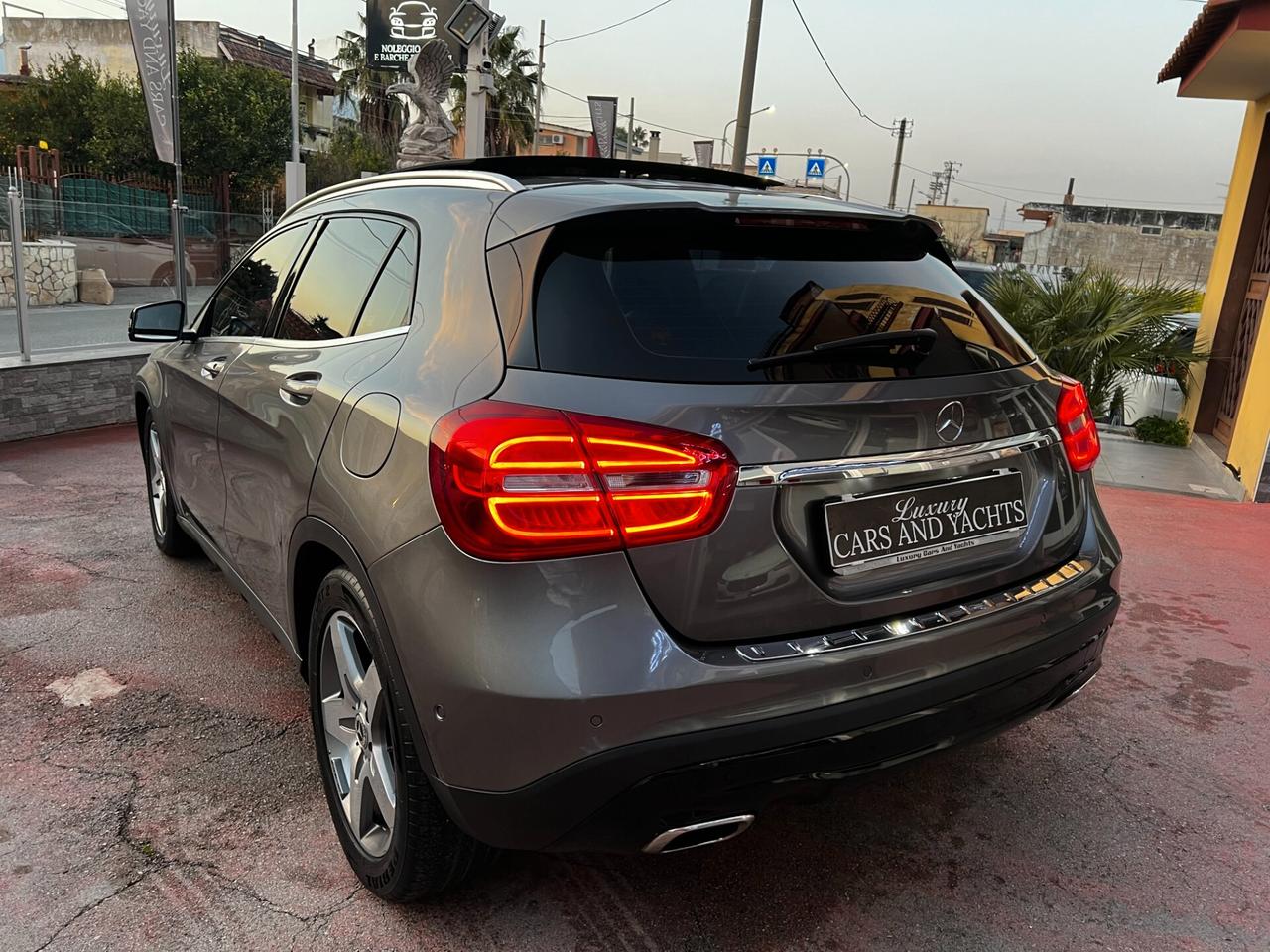 M-BENZ GLA 200 CDI Automatic-PANO-FULL