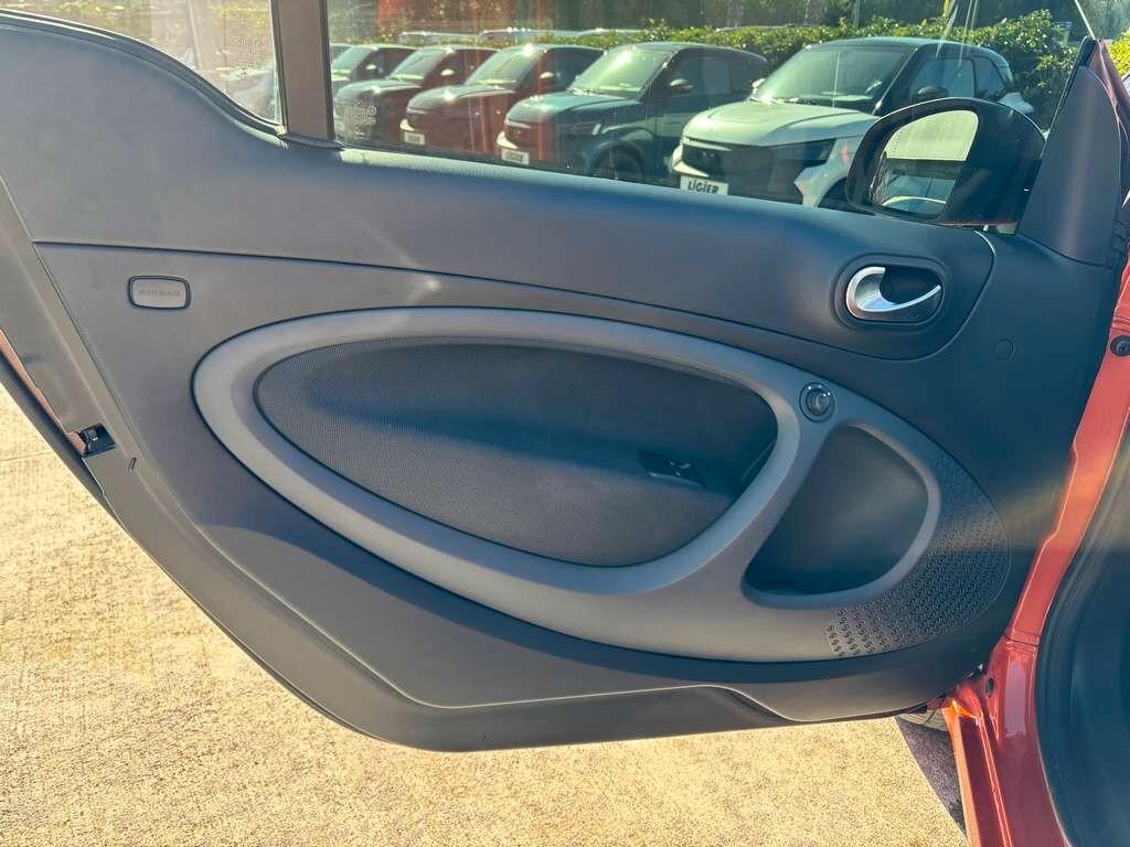 Smart ForTwo EQ cabrio Edition One 2020 / 22.000 Km tua a solo 109 euro al mese