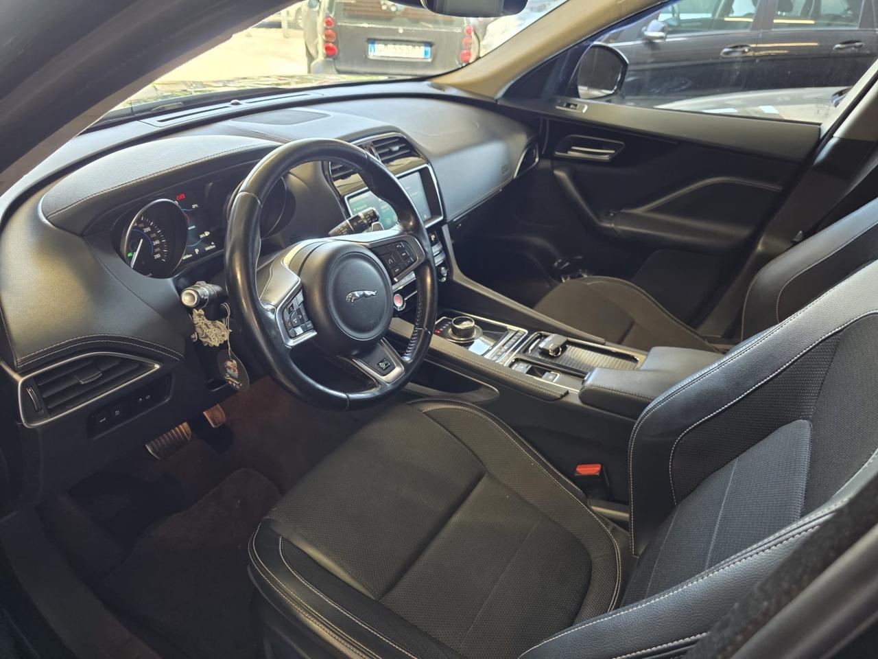 Jaguar F-Pace 2.0 D 180 CV AWD aut. R-Sport