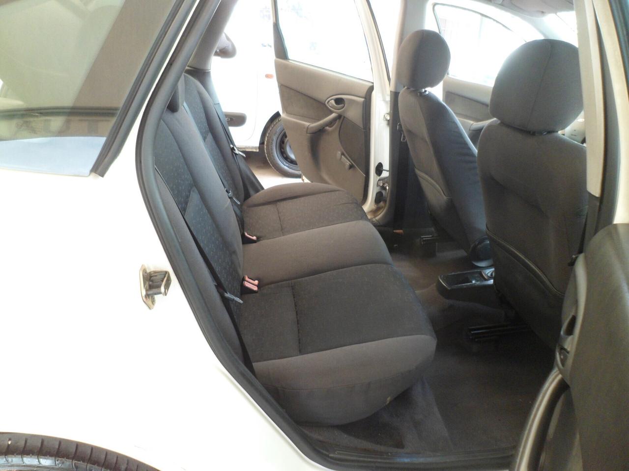 Ford Focus 1.8 TDCi 5p gancio traino full 00