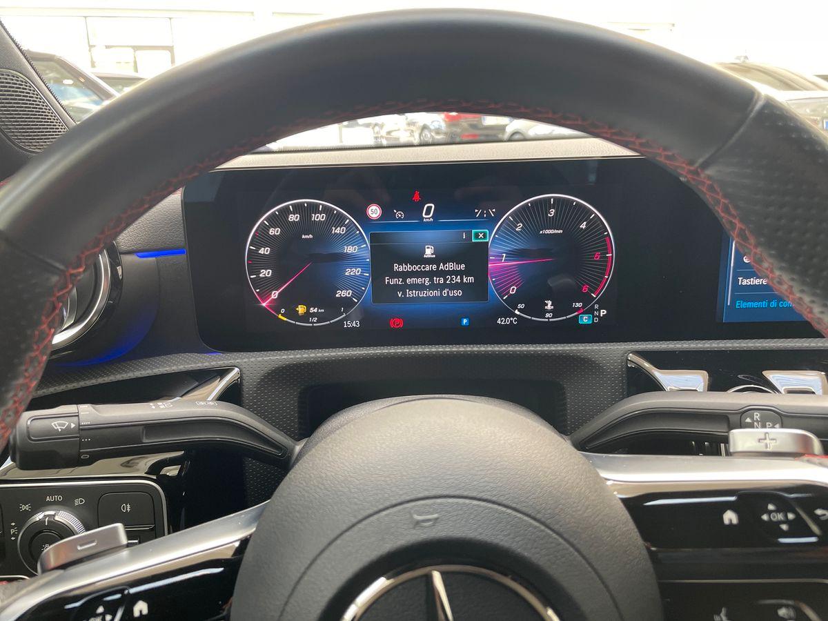 Mercedes-Benz CLA Coupe - C118 2023 - CLA Coupe 200 d AMG Line Premium auto