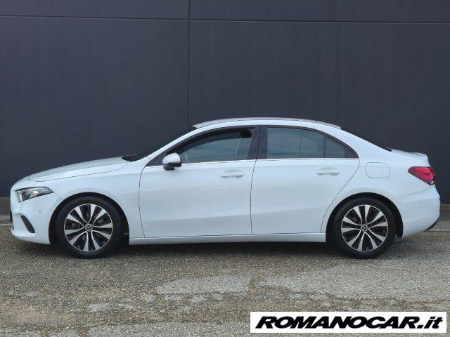 MERCEDES-BENZ A 180 d Automatic Business Pelle-Navy
