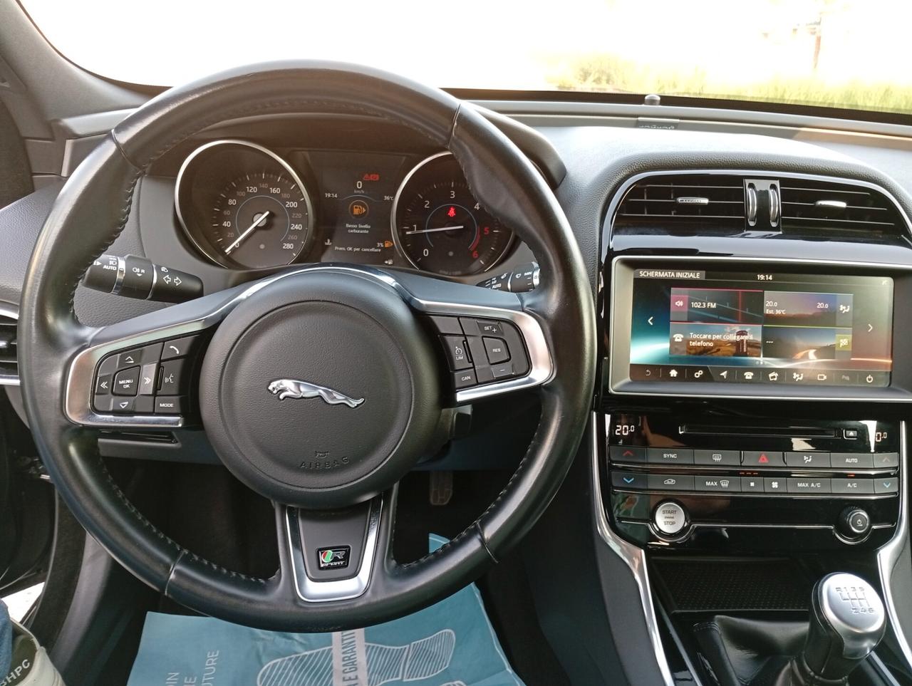 Jaguar XE 2.0 D Turbo Portfolio