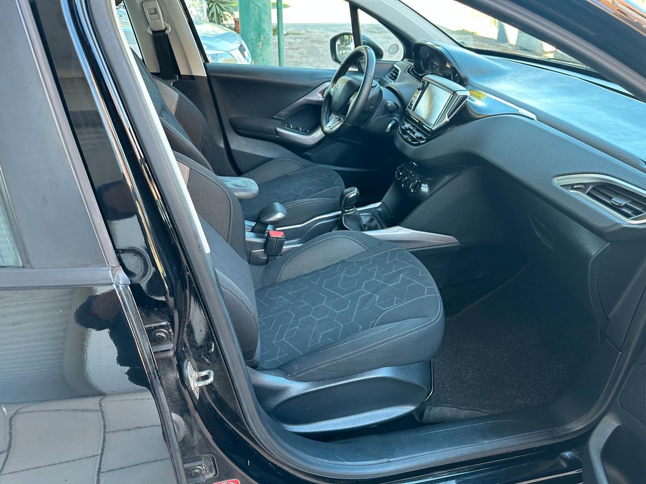Peugeot 2008 1.2 Neopatentati