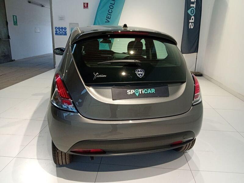 Lancia Ypsilon 1.0 FireFly 5 porte S&S Hybrid Silver