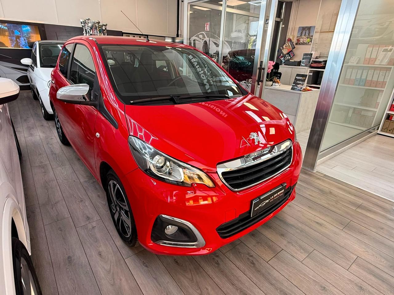Peugeot 108 VTi 68 5 porte Allure TOP!