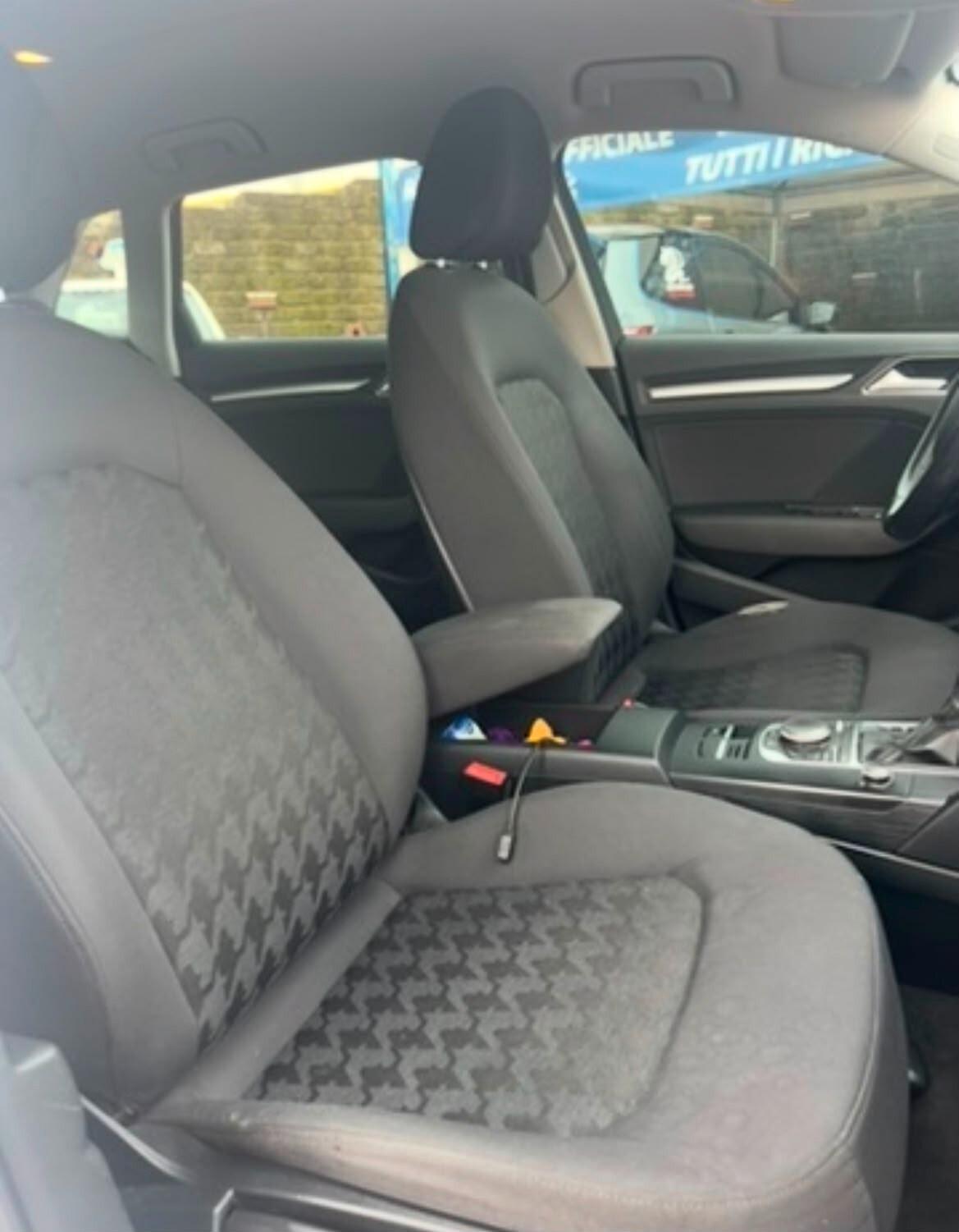 Audi A3 1.6 TDI clean diesel S tronic Ambition